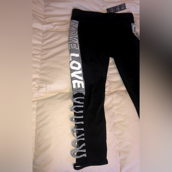Dyce Apparel Black Capri Love Leggings size MED - Picture 2 of 3